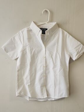 Lands' End White Short Sleeve Button-Down Shirt. New Without Tag